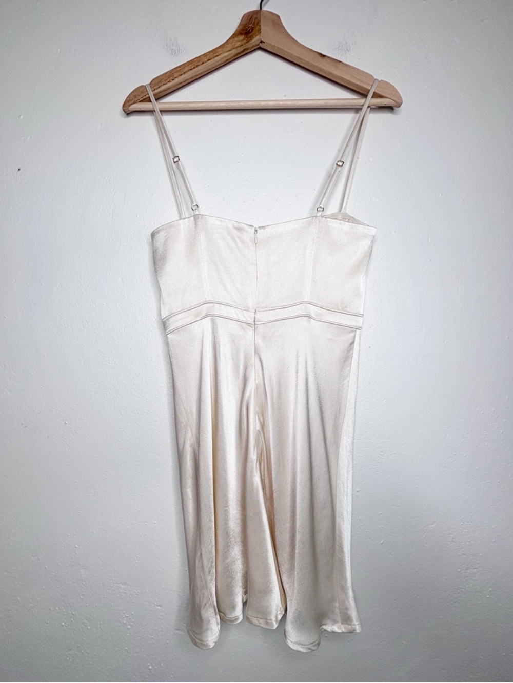 Revolve SHONA JOY La Lune Bustier Mini Dress Satin Cream Size 6 EUC - Picture 4 of 13